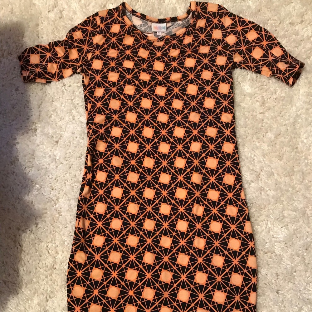 BOGO 1/2 OFF Sz XS Lularoe Julia Midi Orange Diamond Patterned Black Background.